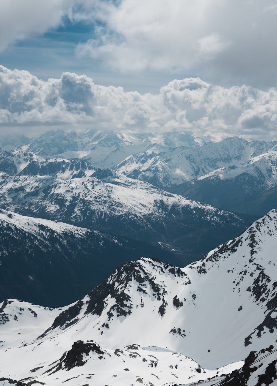 Montagnes enneigées à Val-Thorens en France