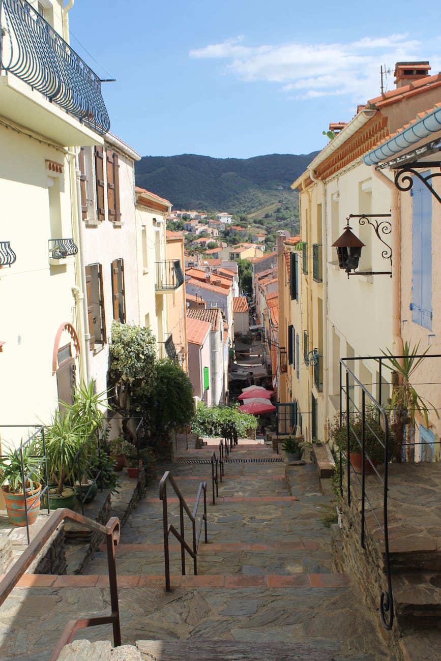 Escalier traditionnel d'un village de la Côte Vermeille