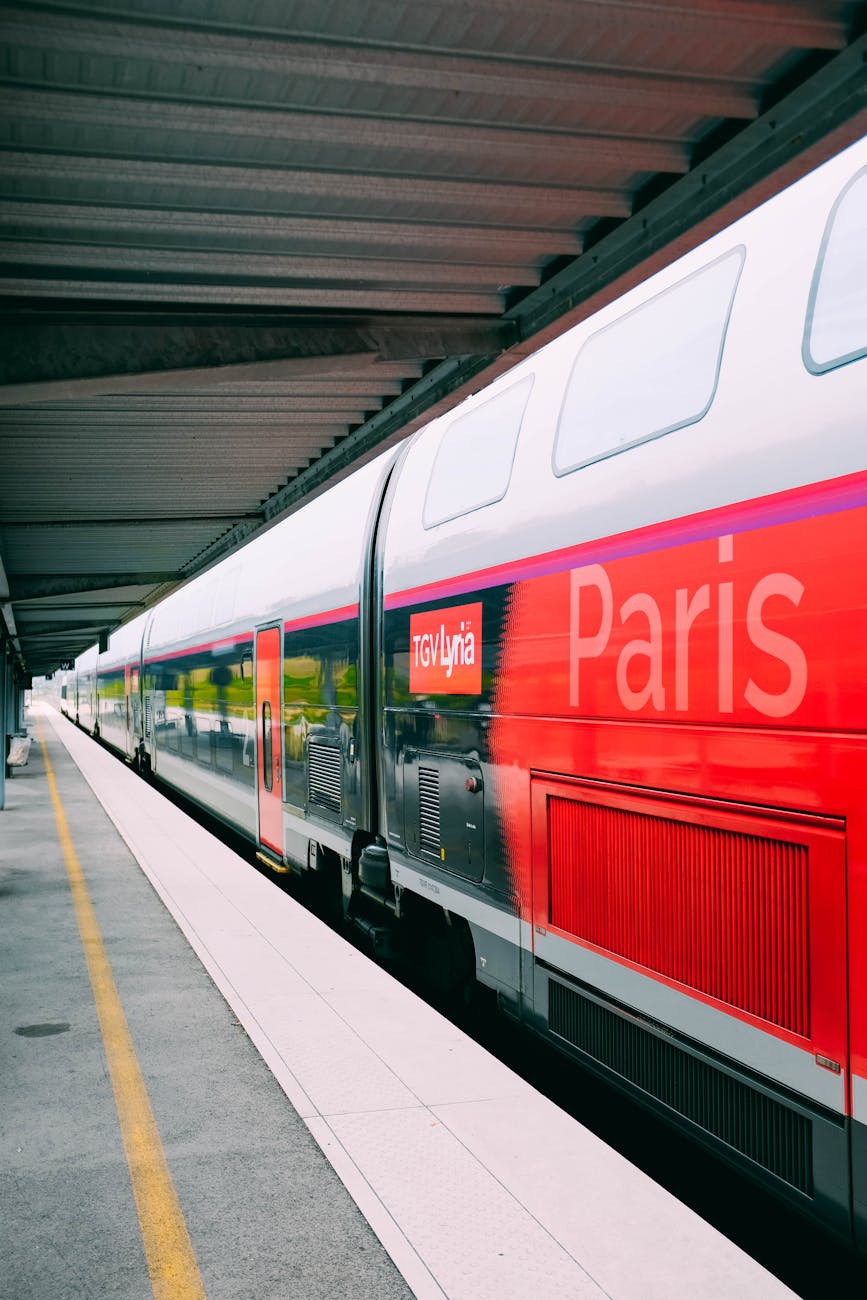 TGV en gare ferroviaire française