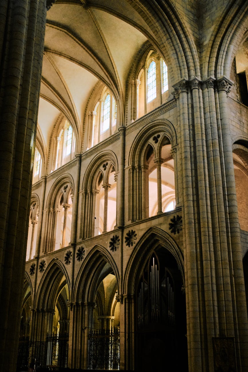 Architecture gothique historique de Caen, Normandie