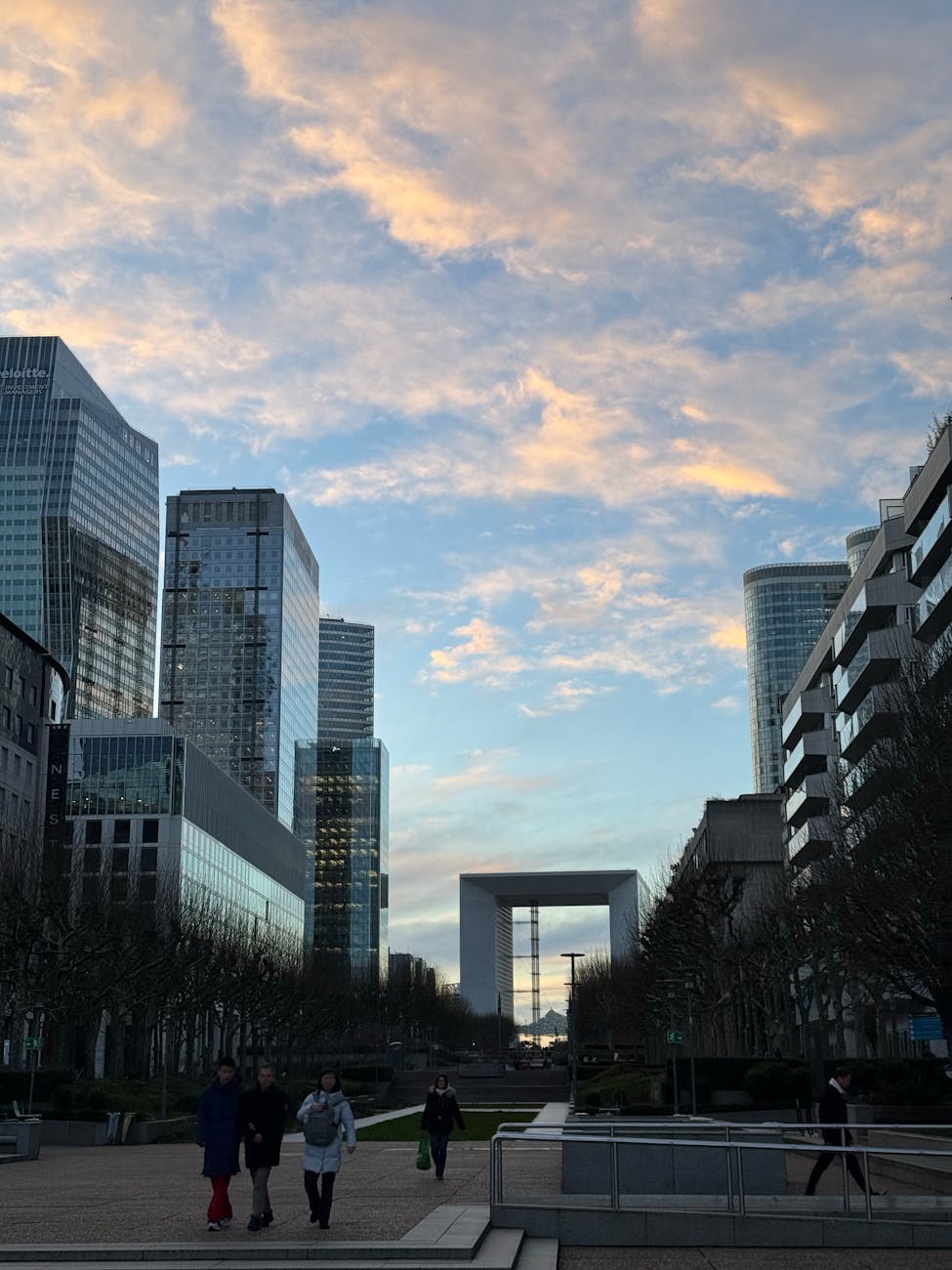 Tours de La Défense au coucher du soleil