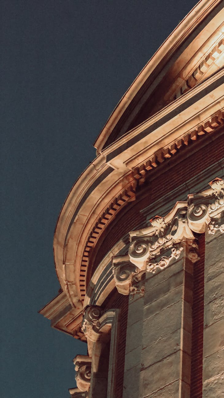 Capitole de Toulouse vu en contre-plongée