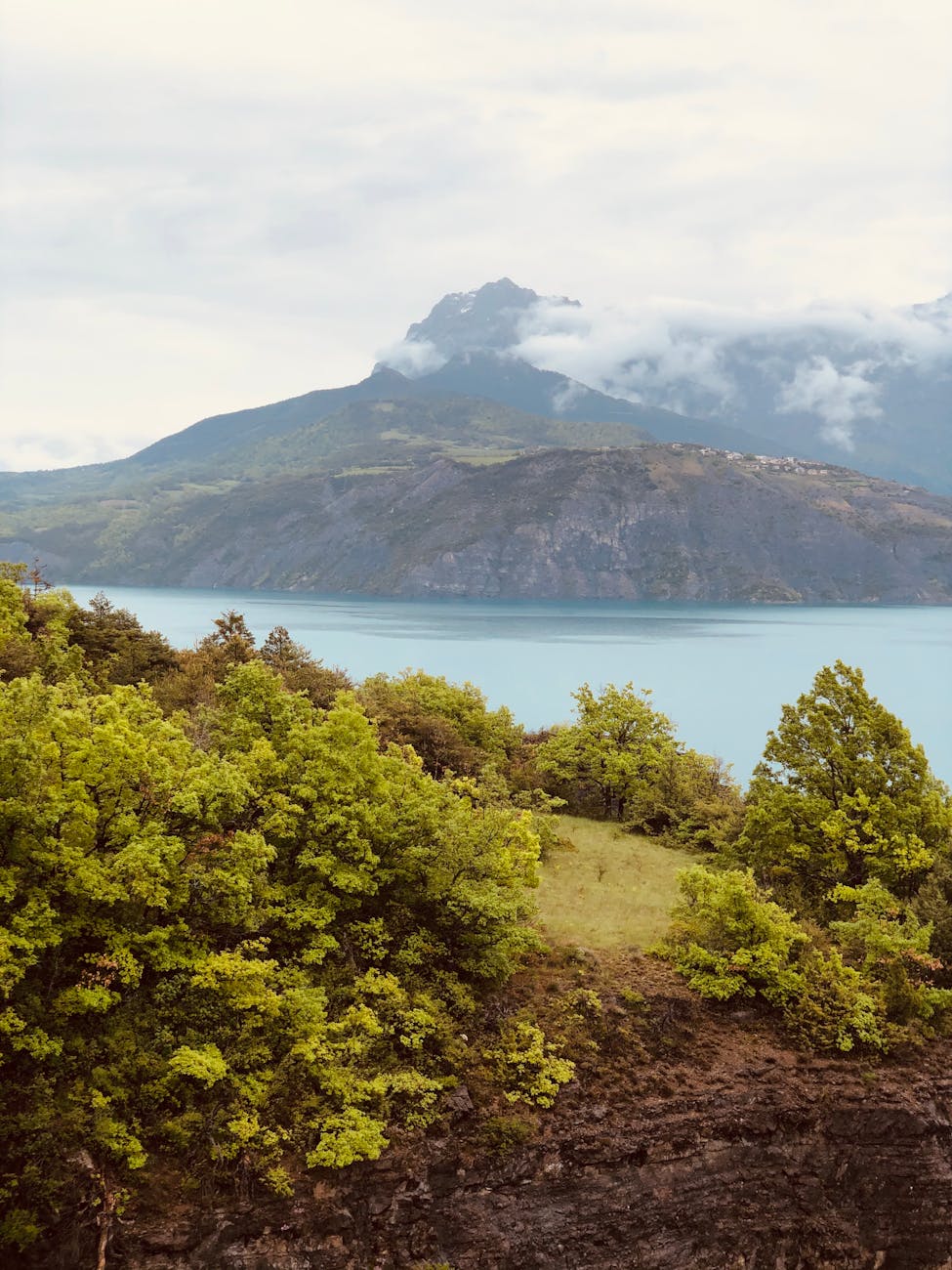 Lac de Serre-Ponçon depuis Rousset