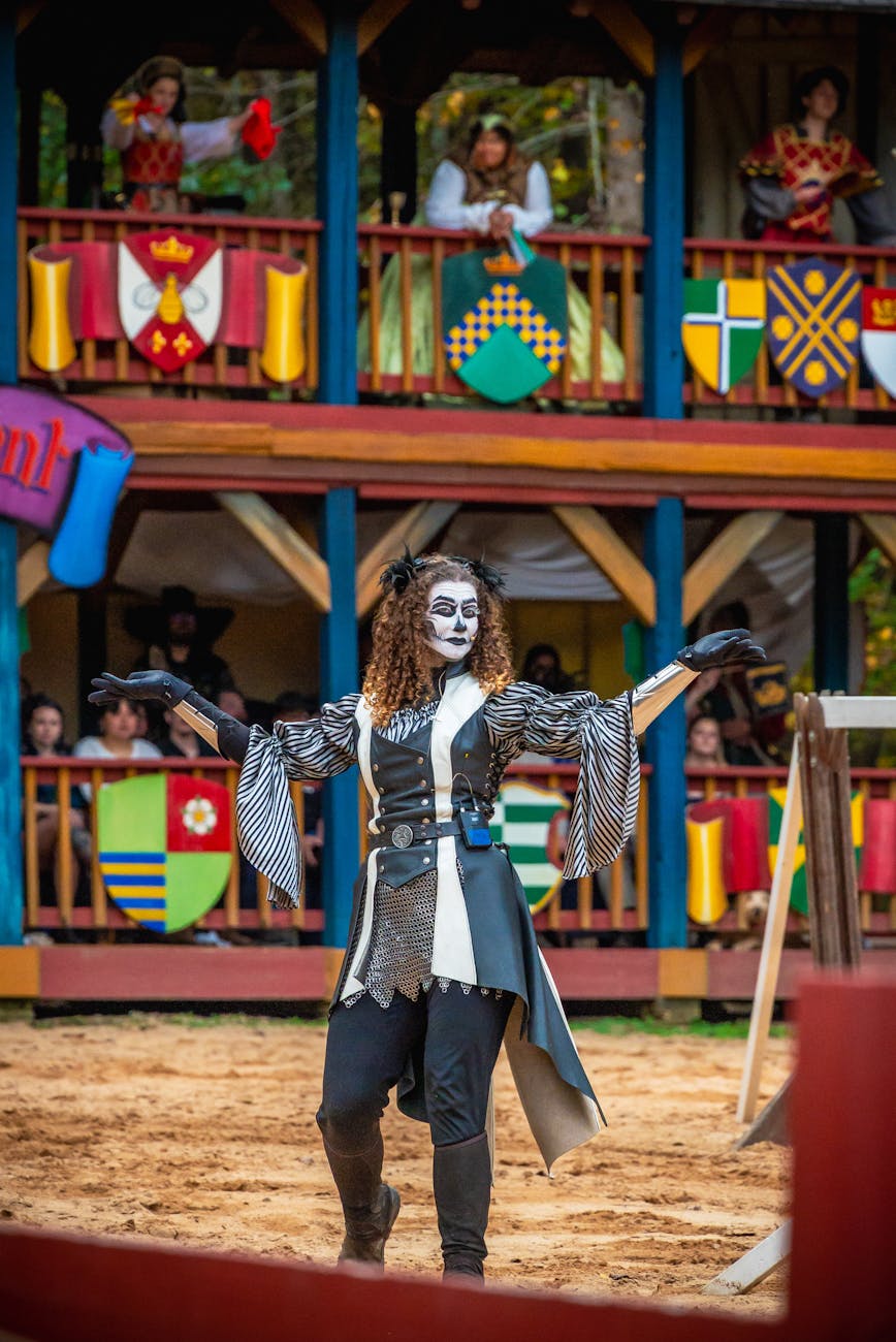 Scène colorée d'un spectacle Renaissance
