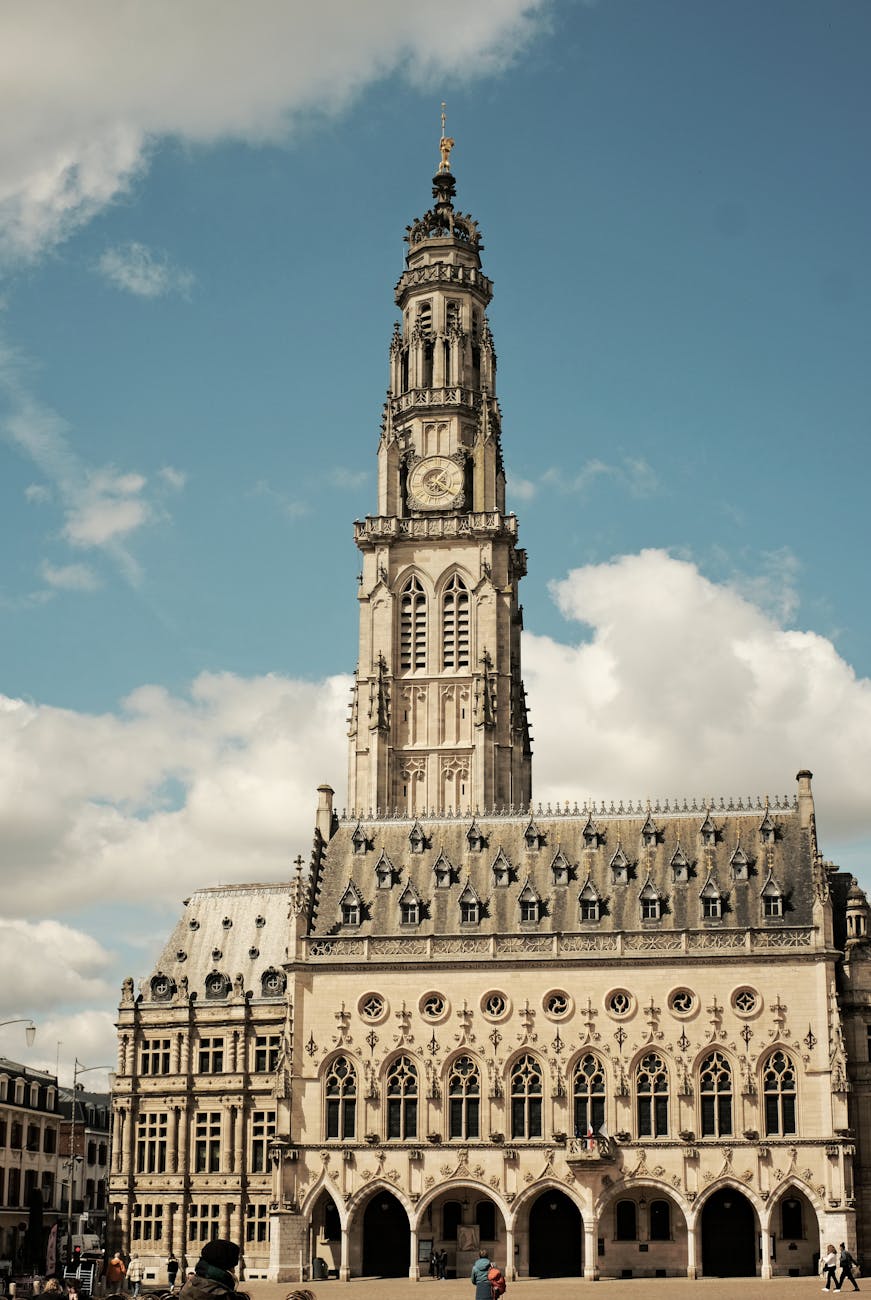 Architecture gothique de l'hôtel de ville d'Arras, Hauts-de-France