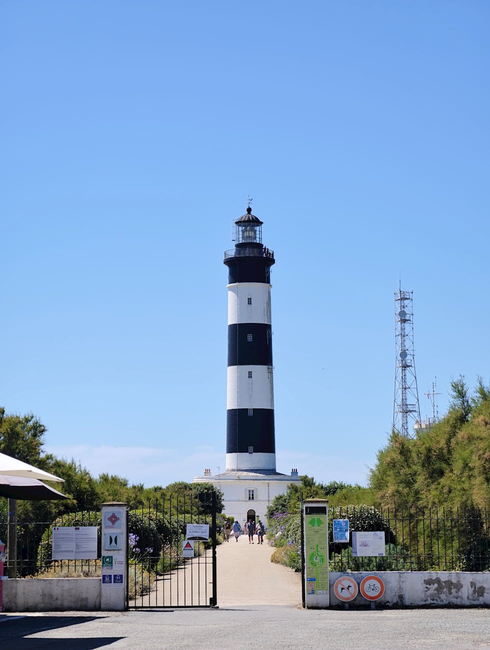 Phare de Chassiron sur l'Île d'Oléron, repère maritime emblématique