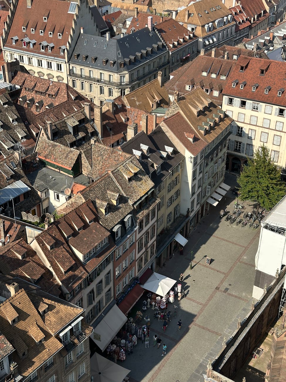Toits et rues de la vieille ville de Strasbourg