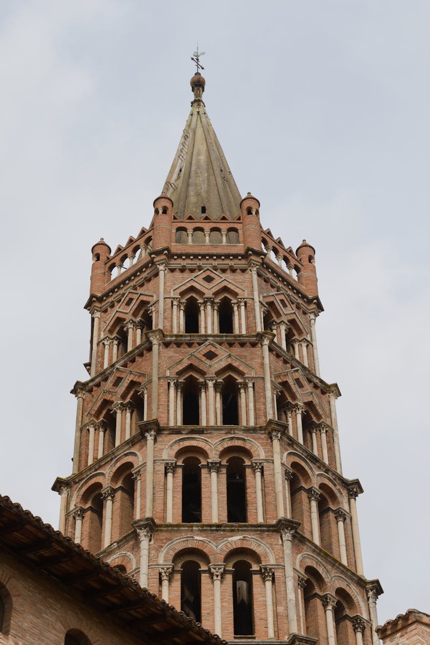 Tour de la basilique Saint-Sernin à Toulouse