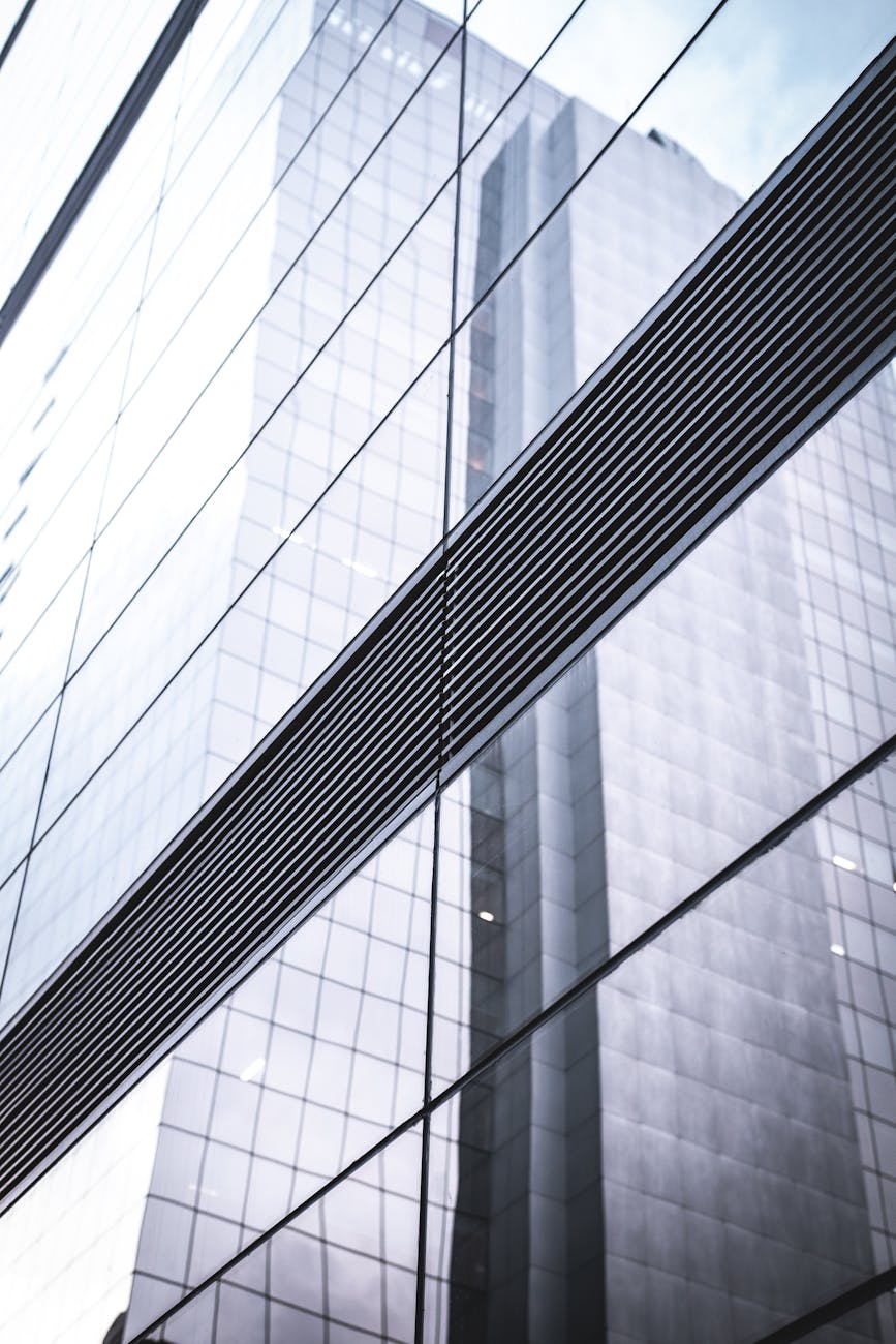Bâtiment de bureaux contemporain en verre