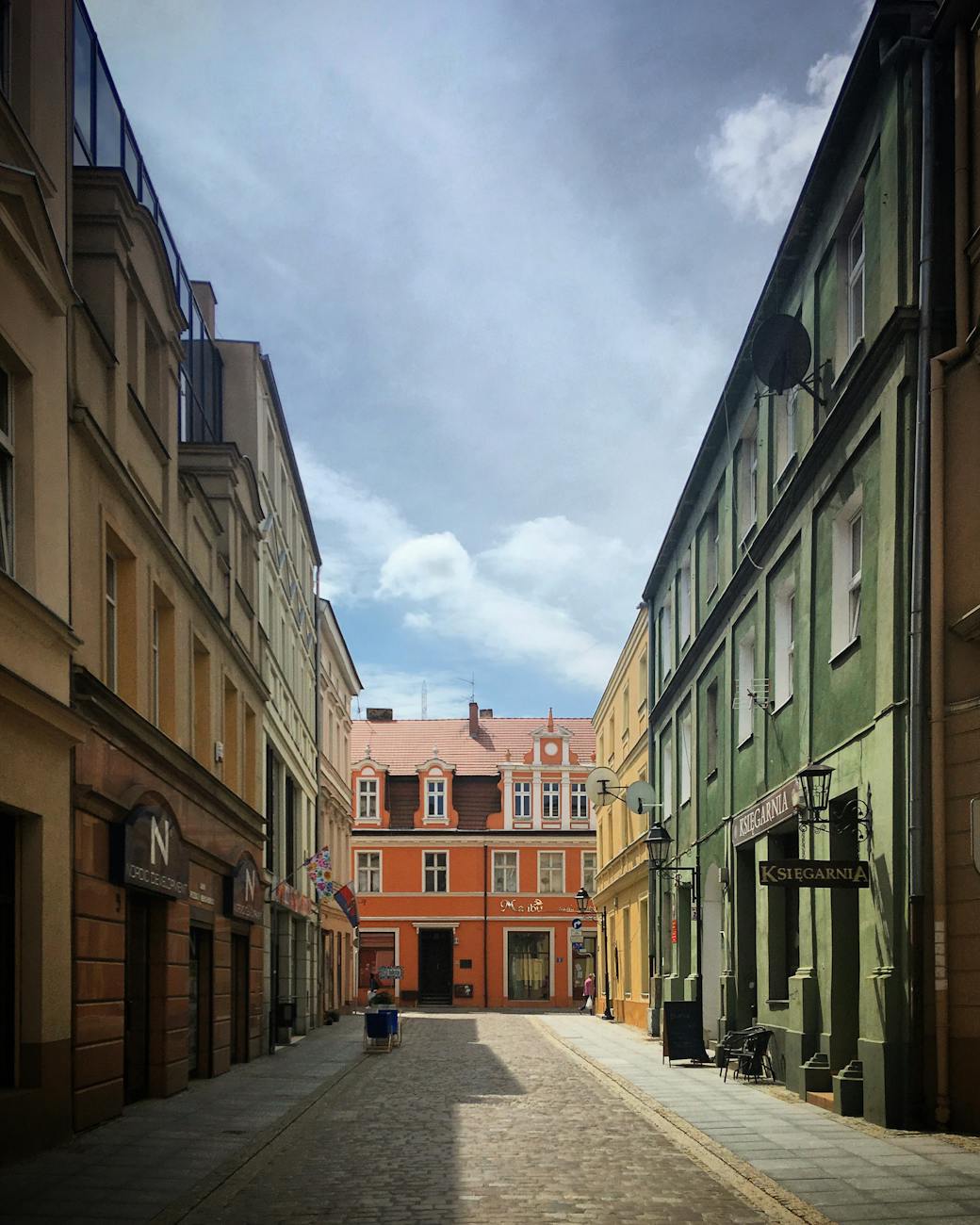 Kolorowa ulica na Starym Mieście w Bydgoszczy