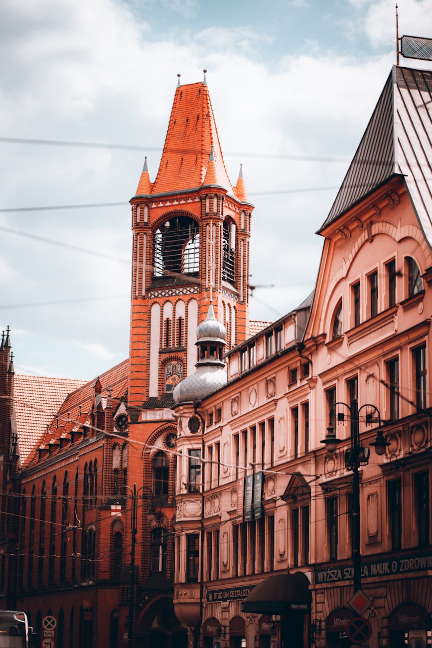 Zabytkowa wieża i architektura Bydgoszczy