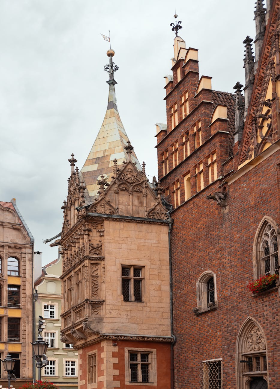 Gotycka fasada ratusza we Wrocławiu