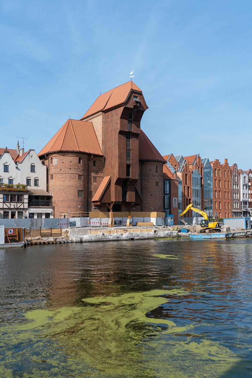 Średniowieczny Żuraw nad Motławą w Gdańsku