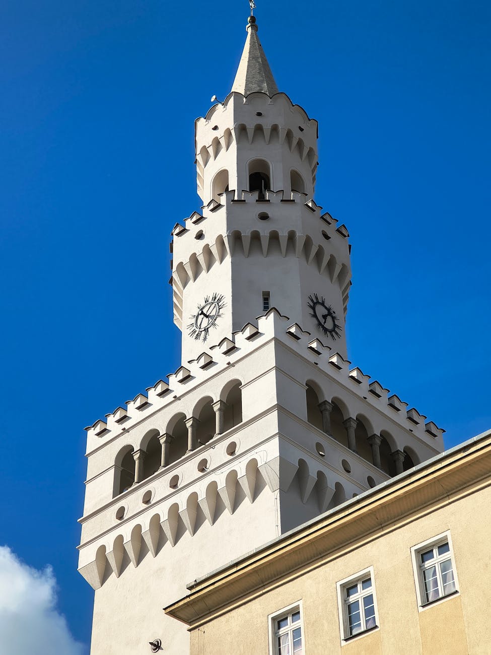 Neorenesansowa wieża ratusza w Opolu